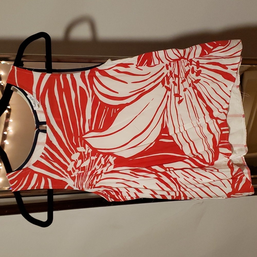 Geometric print top with squares design back